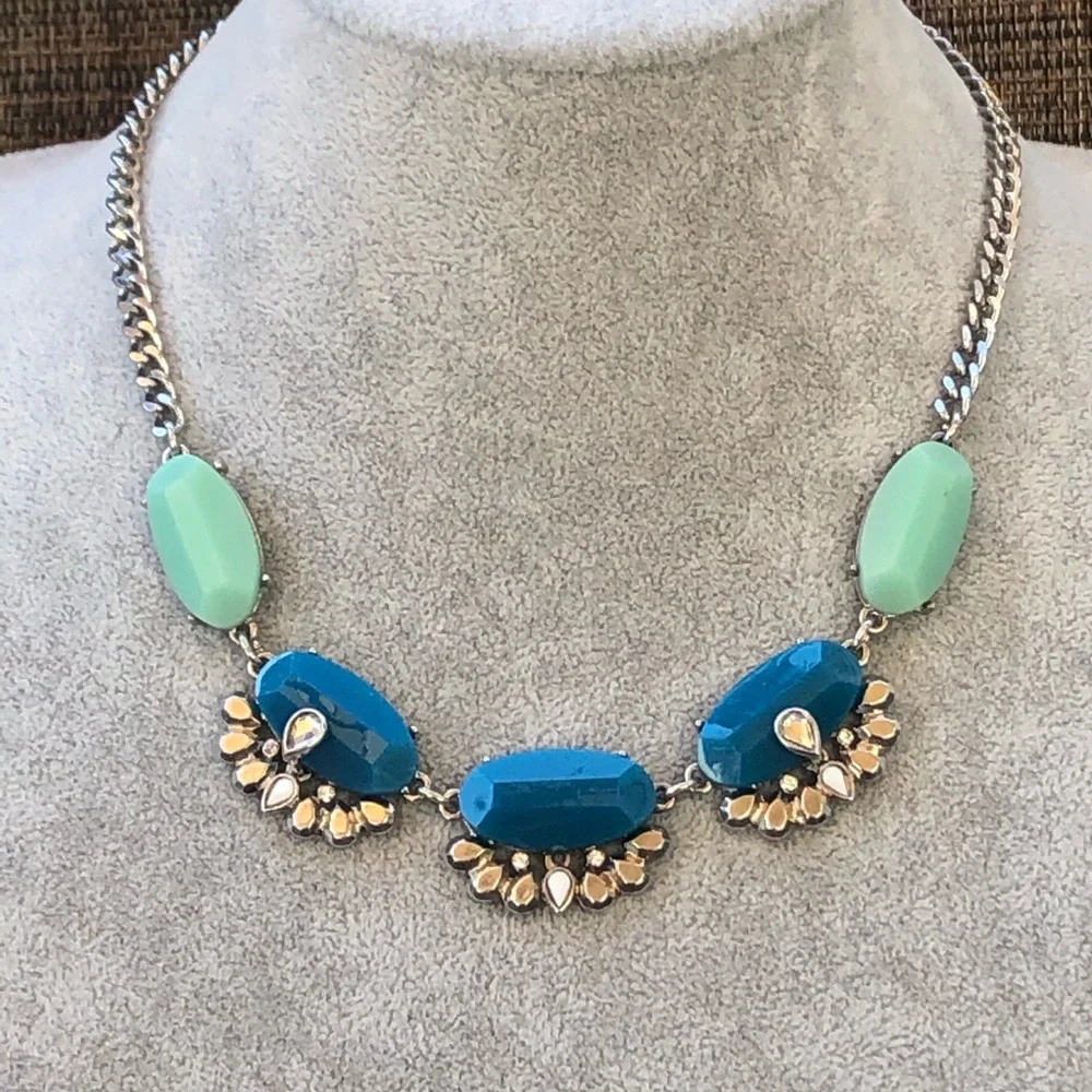 Silver & Blue Necklace - Picture 4 of 11